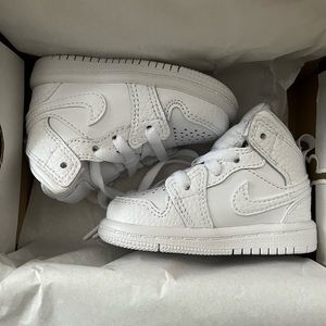 Air Jordan 1 Mid white